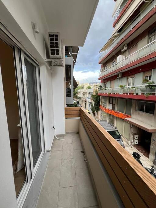 Cozy New Apartment Nearby Metro Афины Экстерьер фото