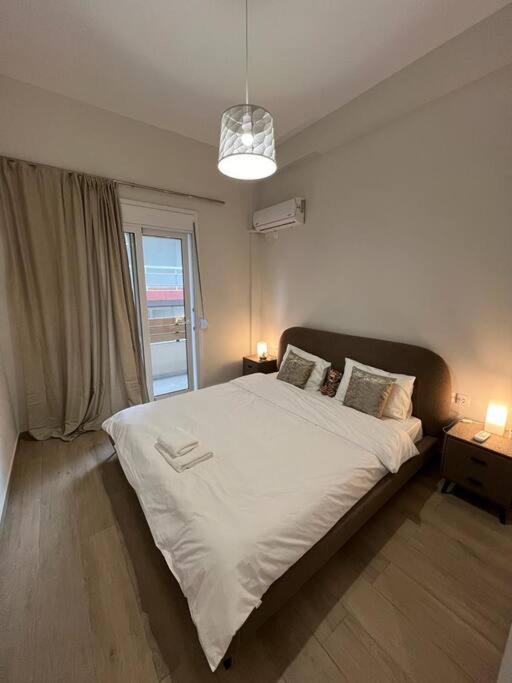 Cozy New Apartment Nearby Metro Афины Экстерьер фото