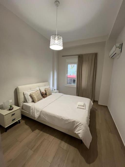 Cozy New Apartment Nearby Metro Афины Экстерьер фото