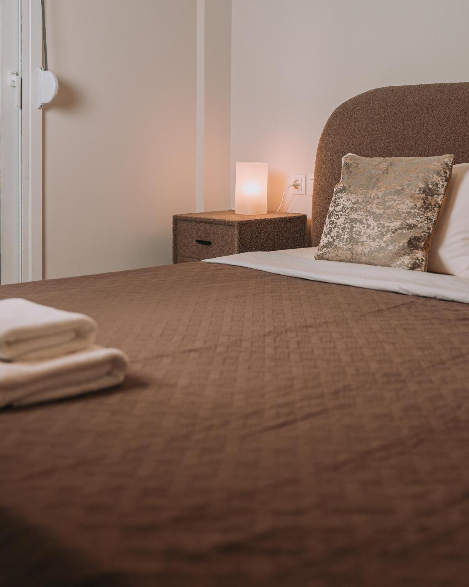 Cozy New Apartment Nearby Metro Афины Экстерьер фото